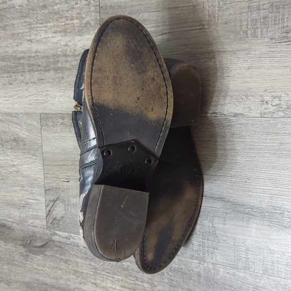 Taos Privilege Embroidered Boots - Picture 5 of 8